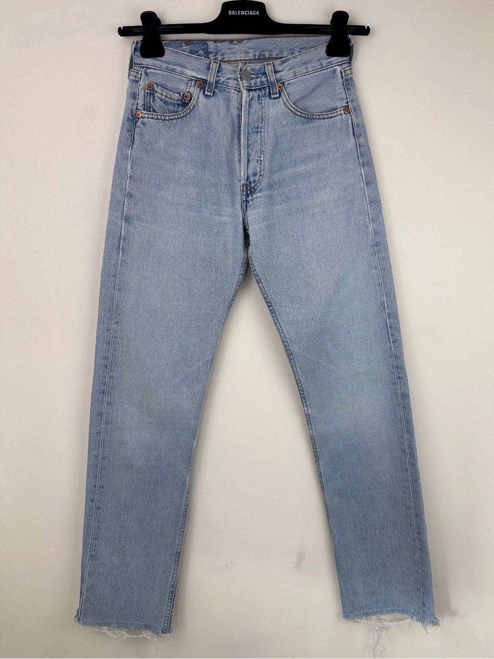 Fab VINTAGE LEVI’S 501s Size 25x32 (read description)